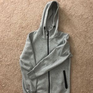 uniqlo hoodie